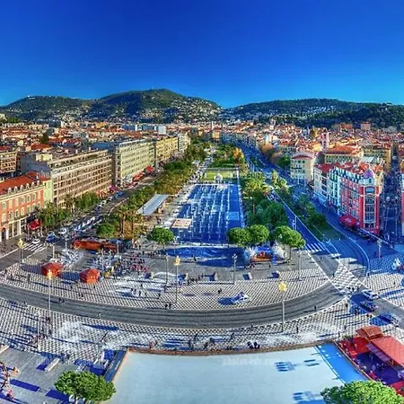 Riviera - Pietonne Massena * Nice